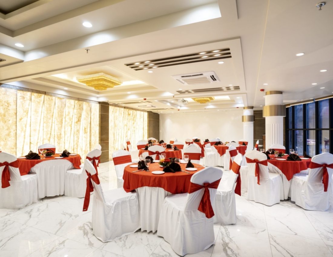 B4foods banquet hall setup for special events in Lucknow